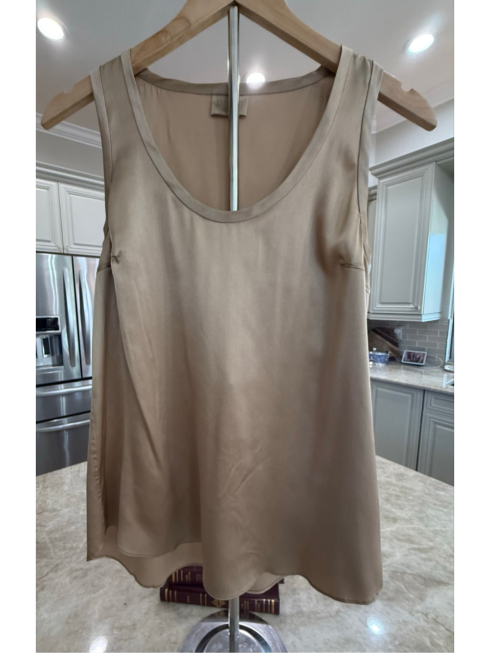 Brunello Cucinelli sleeveless silk top in Beige gold medium